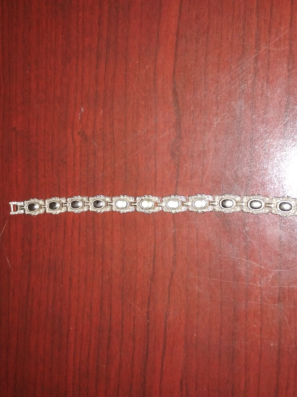 Vintage Silver Toned Cameo Bracelet Metal Detailing Fold Over Clasp